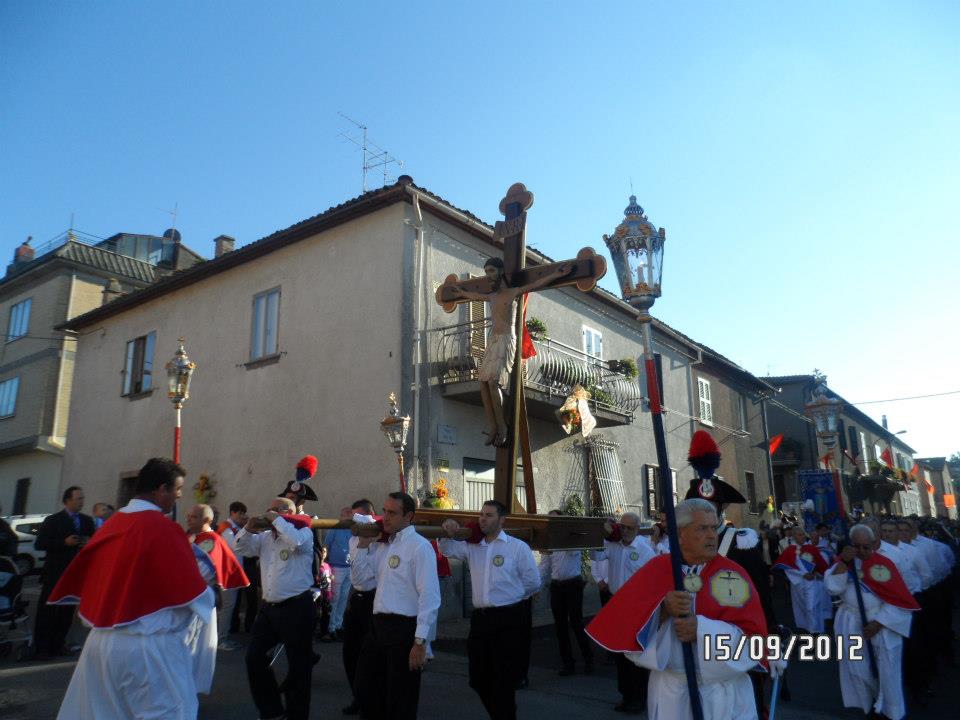 Il Santissimo Crocifisso per le vie di San Lorenzo Nuovo